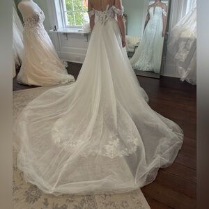 Elegant White Wedding Dress
